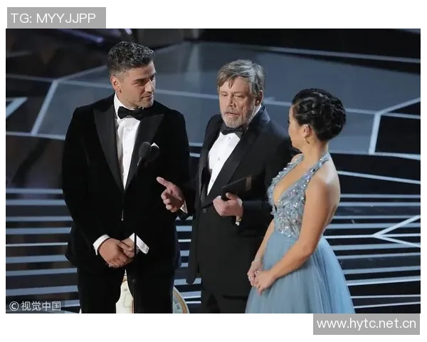 德拉普获PFA年度最佳年轻球员奖项官方晒领奖照片引关注