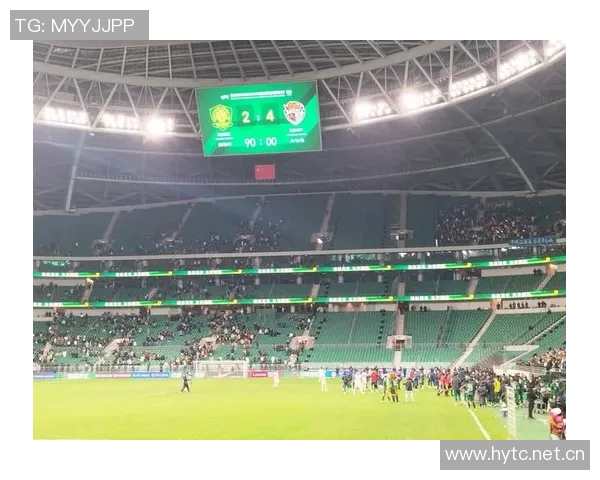 国安主场失利海牛球迷嘘声四起球员赛后谢场遭冷遇 国安主场失利海牛球迷嘘声四起球员赛后谢场遭冷遇