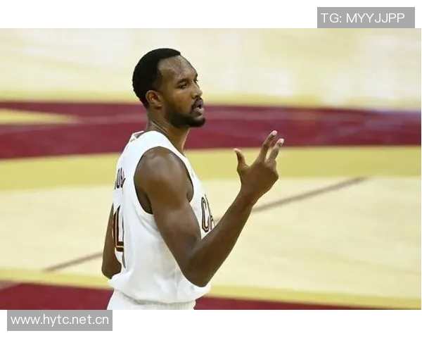 莫布里高效表现7投5中贡献14分5篮板4助攻三分球命中率出色