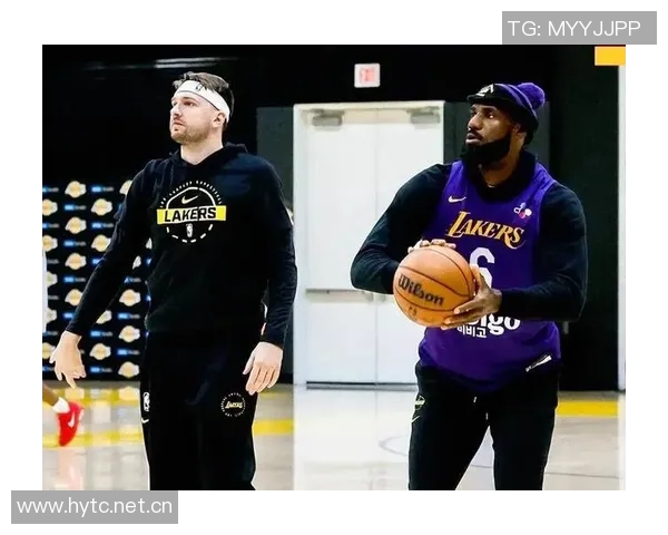 詹姆斯生涯总助攻数达13744次距离超越保罗仅差42次