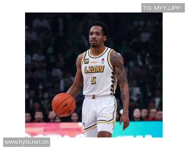 布朗连续高产表现显著本赛季21场已三度砍下40分以上 布朗连续高产表现显著本赛季21场已三度砍下40分以上